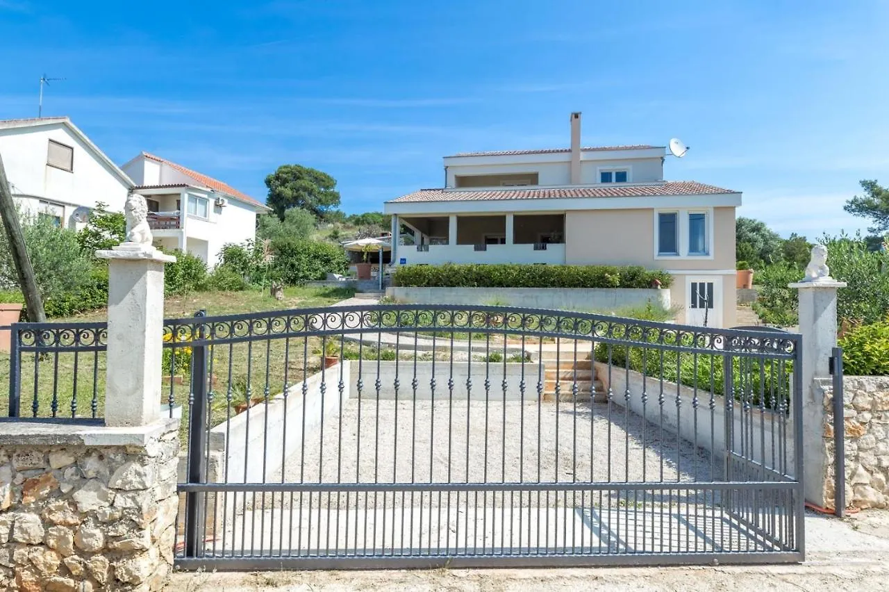 Beachfront Holiday House Kaliope Brgulje